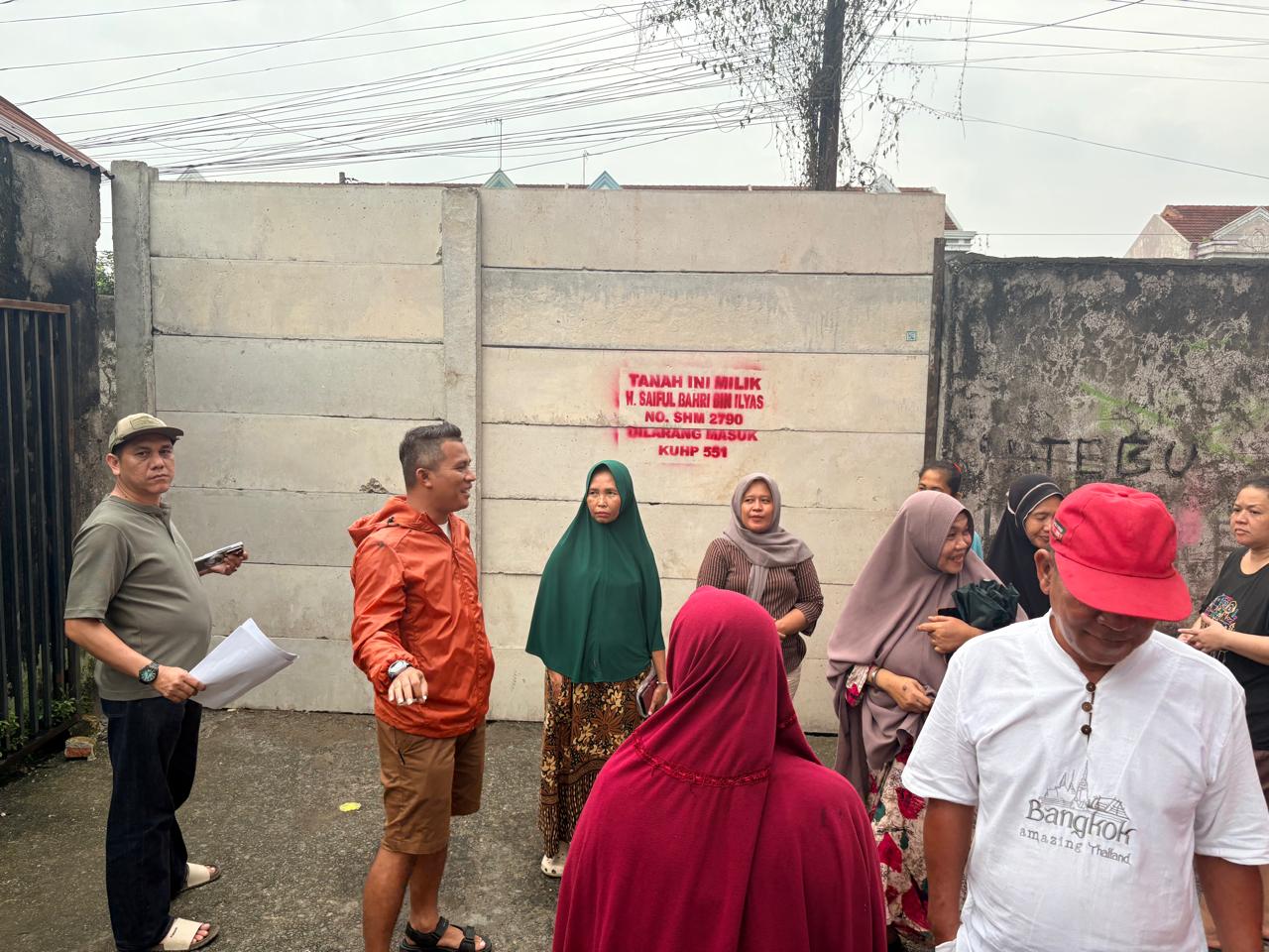 Diduga Mafia Tanah di Balik Penembokan Gang Anggrek Pemko Medan dan BPN Kota Medan Diminta Buka Fakta Diduga Mafia Tanah di Balik Penembokan Gang Anggrek Pemko Medan dan BPN Kota Medan Diminta Buka Fakta